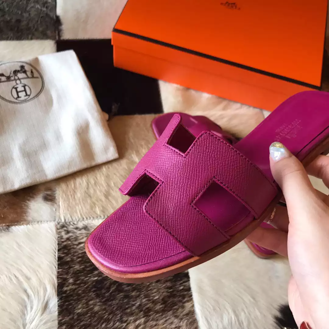 HERMES ORAN SLIDE SANDALS IN ANEMONE EPSOM CALFSKIN – HMSD063