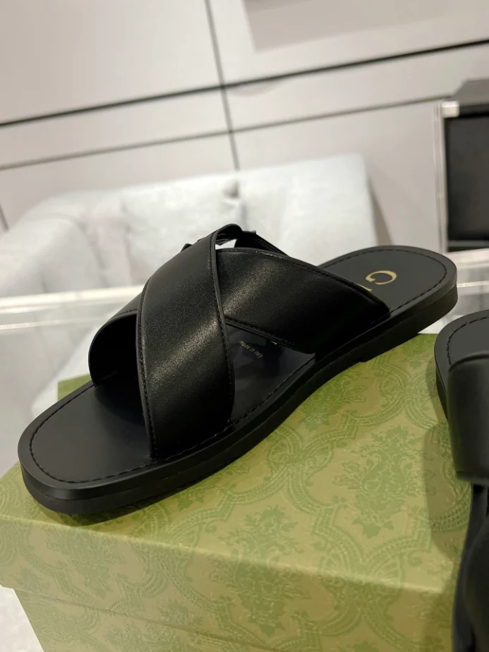 GUCCI MEN’S SLIDE SANDAL – GSL069