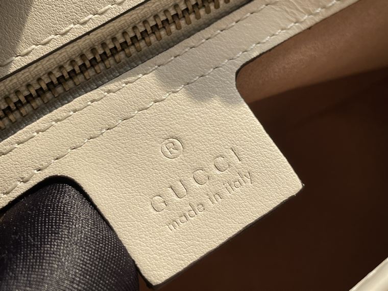 GUCCI GG MARMONT SMALL SHOULDER BAG IN WHITE LEATHER – GB59