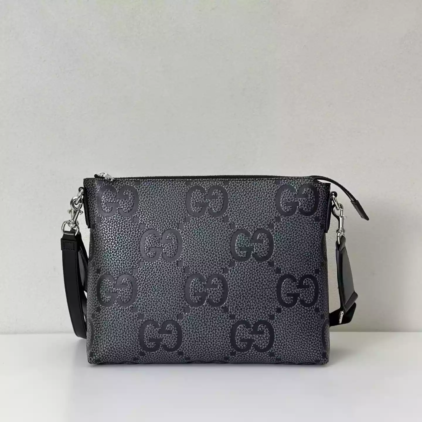 GG jumbo medium crossbody bag in grey and black GG leather – BG079