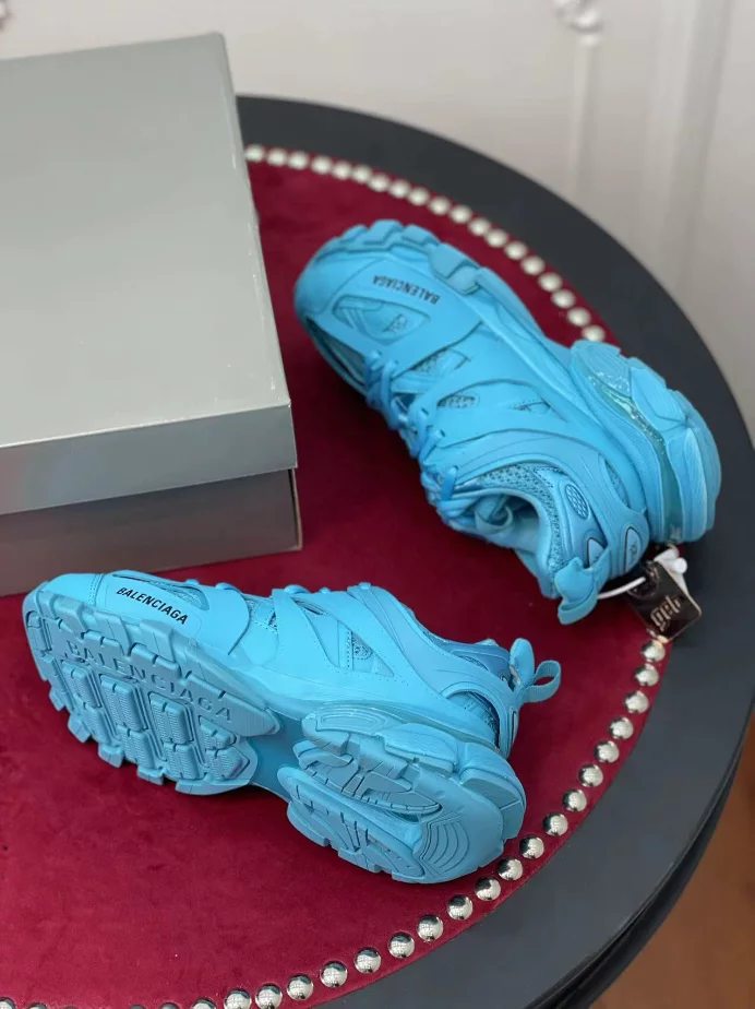 BALENCIAGA TRACK SNEAKER – BLA124