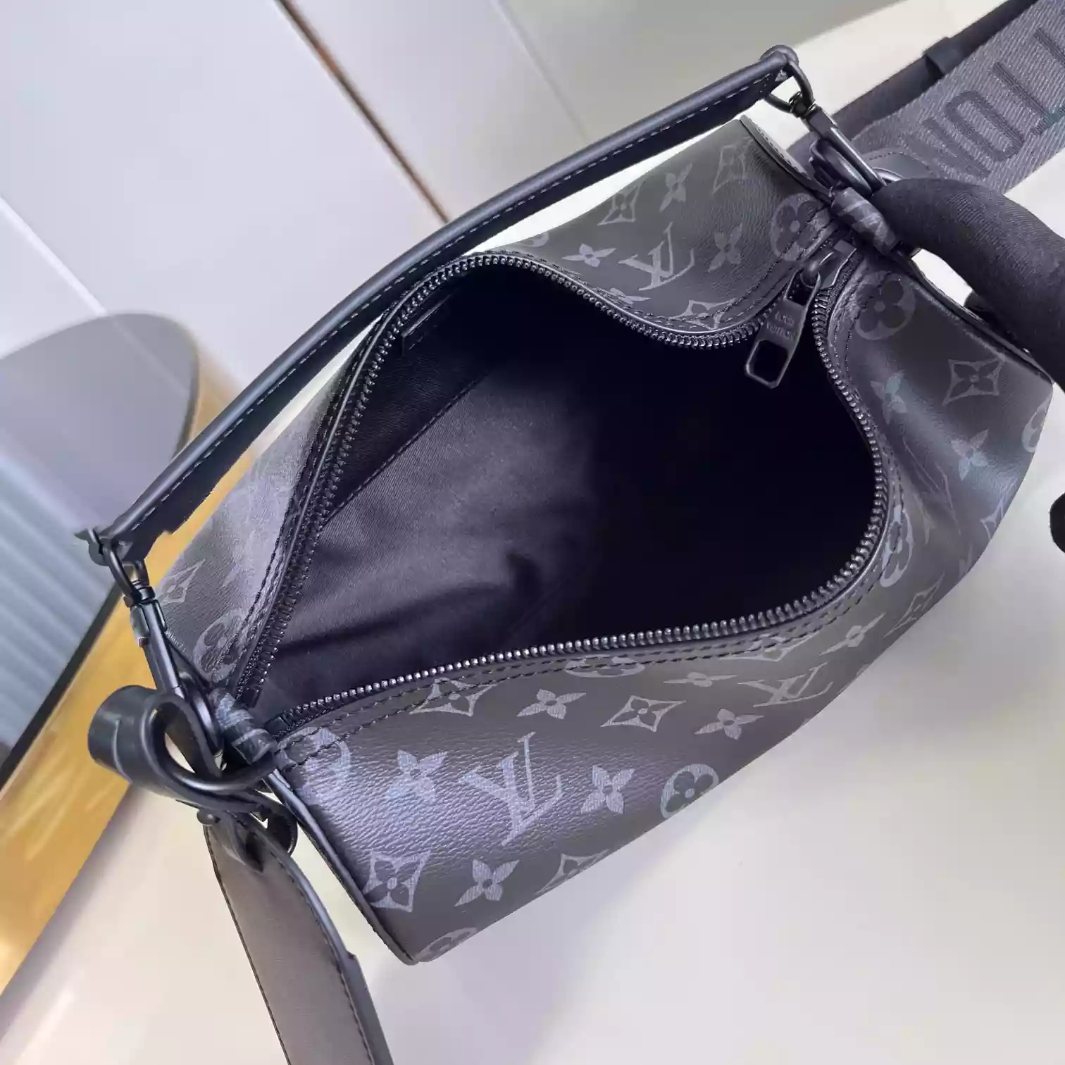 SOFT POLOCHON PM MONOGRAM ECLIPSE M46796 – LW448