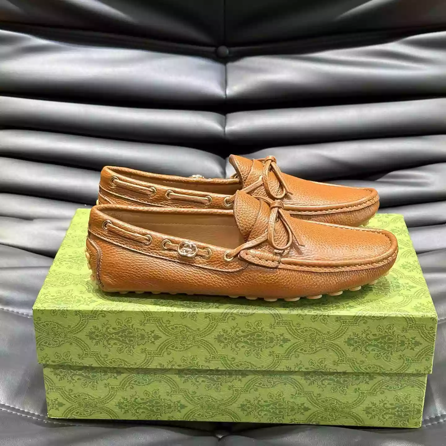 MEN’S DRIVER WITH INTERLOCKING G IN BROWN – GL103