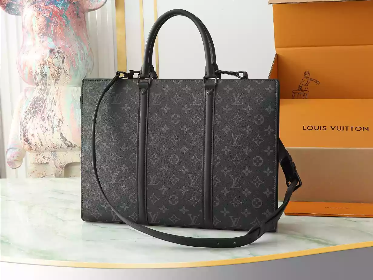 Sac Plat 24H Black Monogram Eclipse Canvas M47059 – LW207