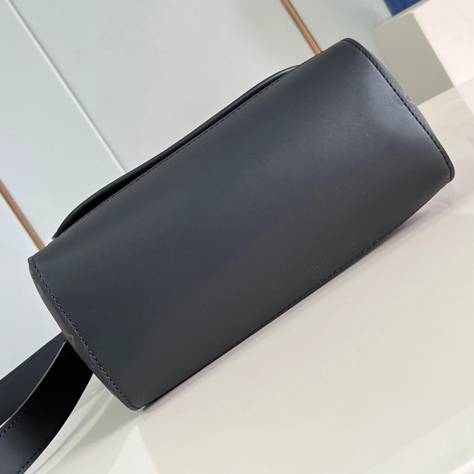 PULSE MESSENGER BAG MONOGRAM ECLIPSE CANVAS M12681 – LW426