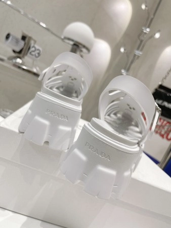 PRADA FOAM SANDALS IN WHITE RUBBER – PSD007