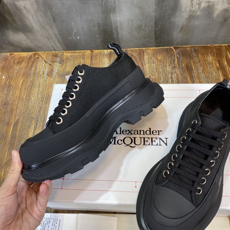 ALEXANDER MCQUEEN TREAD SLICK LOW-TOP SNEAKERS – ALD031