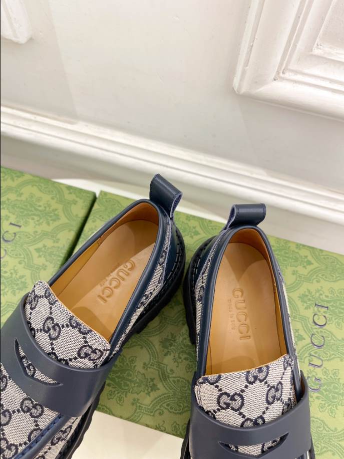Gucci Jordaan Blue Embroidered Leather Loafer – GL078