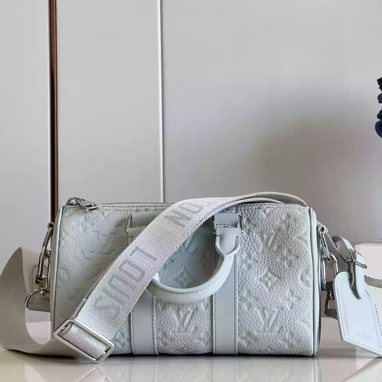 Keepall Bandoulière 25 Mineral Gray M23163 – LW250