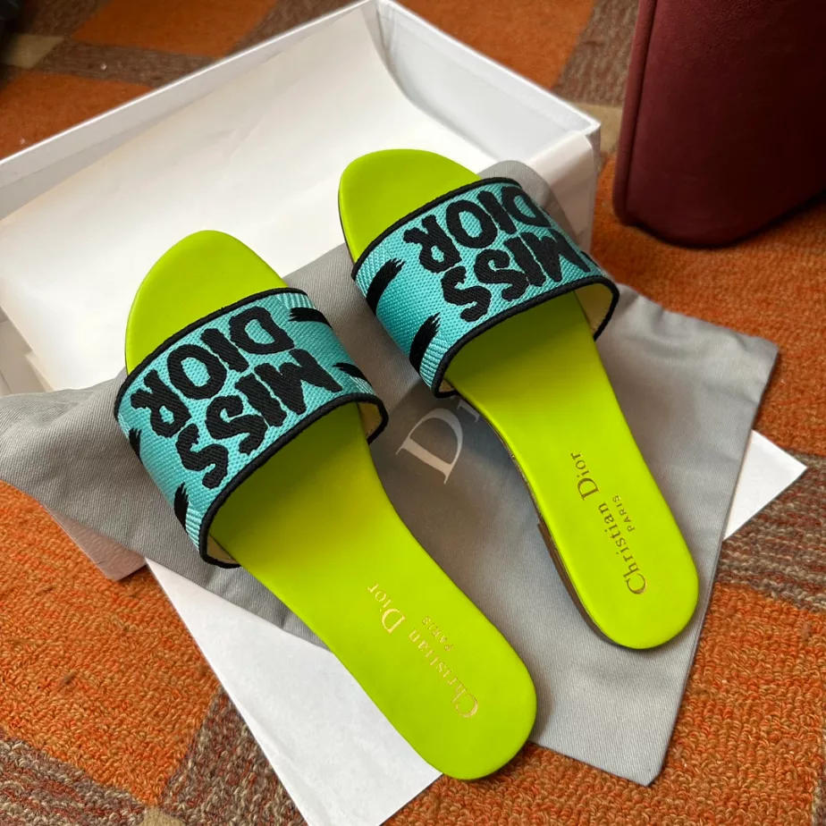 DIOR DWAY SLIDE – DS031