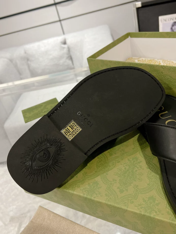 GUCCI MEN’S SLIDE SANDAL – GSL067