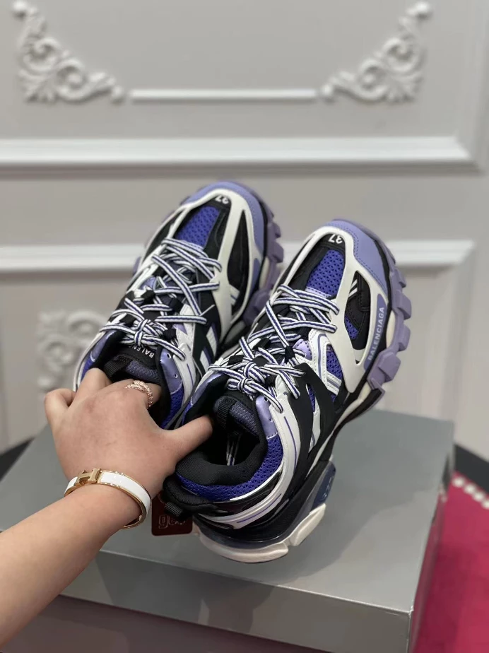 BALENCIAGA TRACK SNEAKER – BLA142