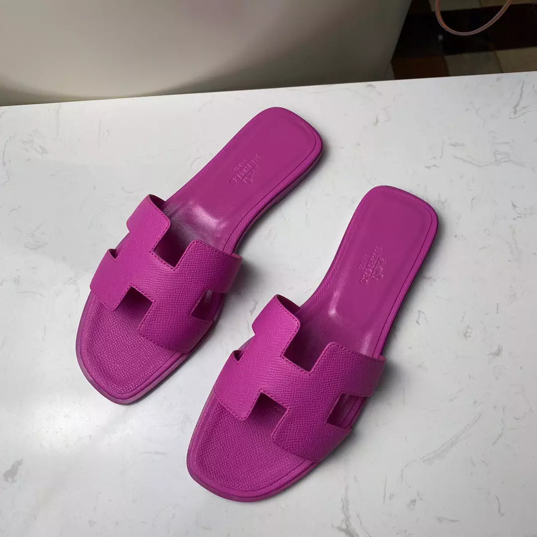 HERMES ORAN SLIDE SANDALS IN MAGNOLIA EPSOM CALFSKIN – HMSD081