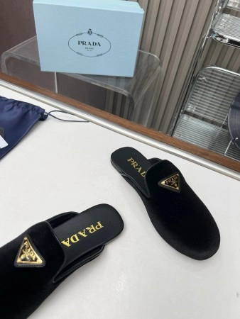 PRADA WOMEN’S SLIPPERS IN BLACK VELVET – PSD013