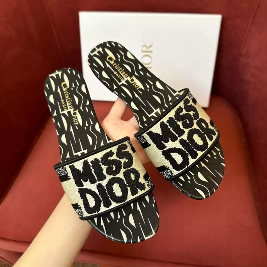 DIOR DWAY SLIDE – DS030
