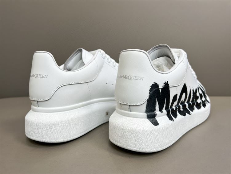 ALEXANDER MCQUEEN GRAFFITI OVERSIZED SNEAKER IN WHITE – ALD020