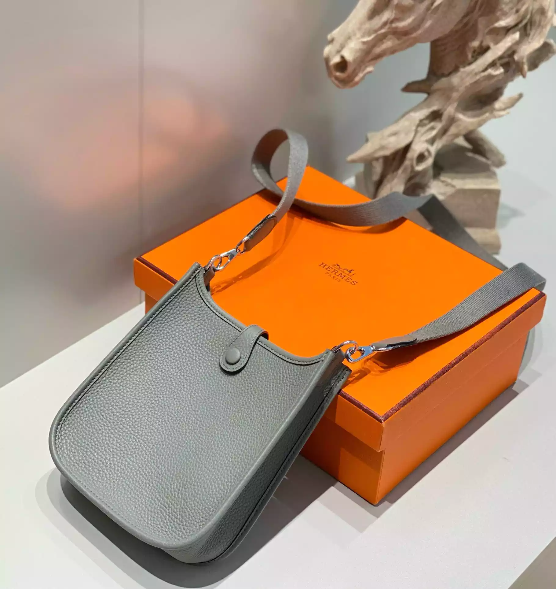 Hermes Evelyne III TPM Bag In Gris Meyer Clemence Leather – HW043