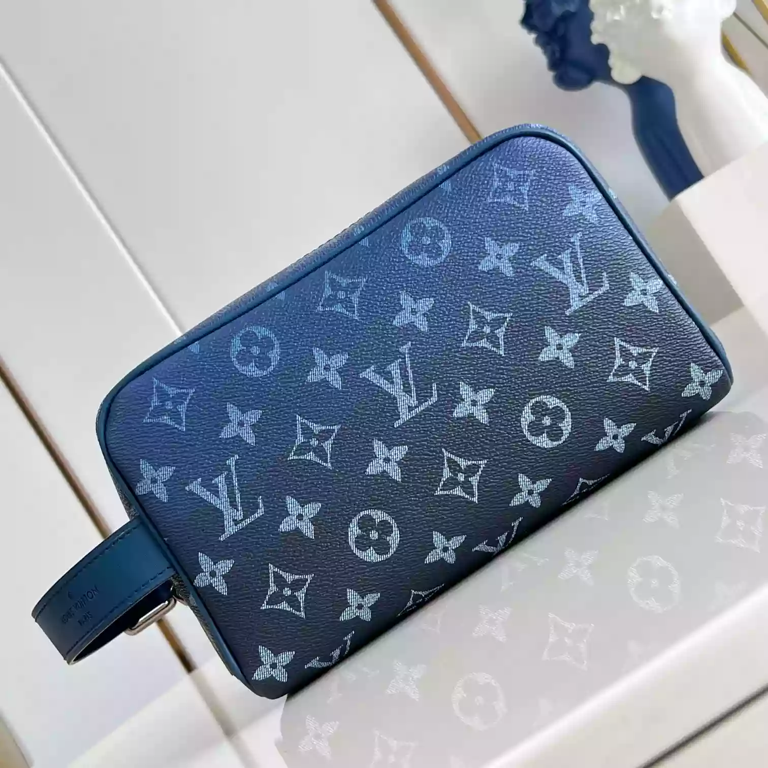 LOCKER DOPP KIT BLUE MONOGRAM DECADE M11559 – LW398