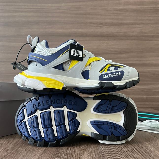 BALENCIAGA TRACK SNEAKER – BLA090