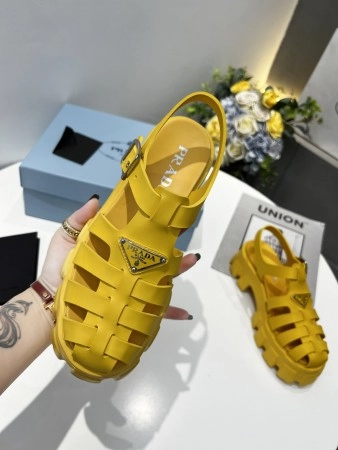 PRADA FOAM SANDALS IN YELLOW RUBBER – PSD006