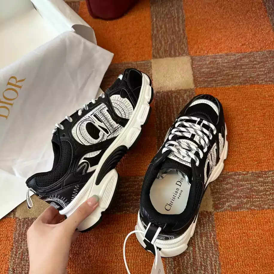 DIOR CHRONO SNEAKERS – DO0148