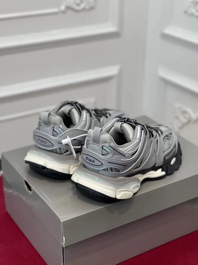 BALENCIAGA TRACK SNEAKER – BLA130