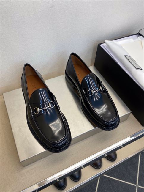 GUCCI HORSEBIT LEATHER LOAFER – GL044