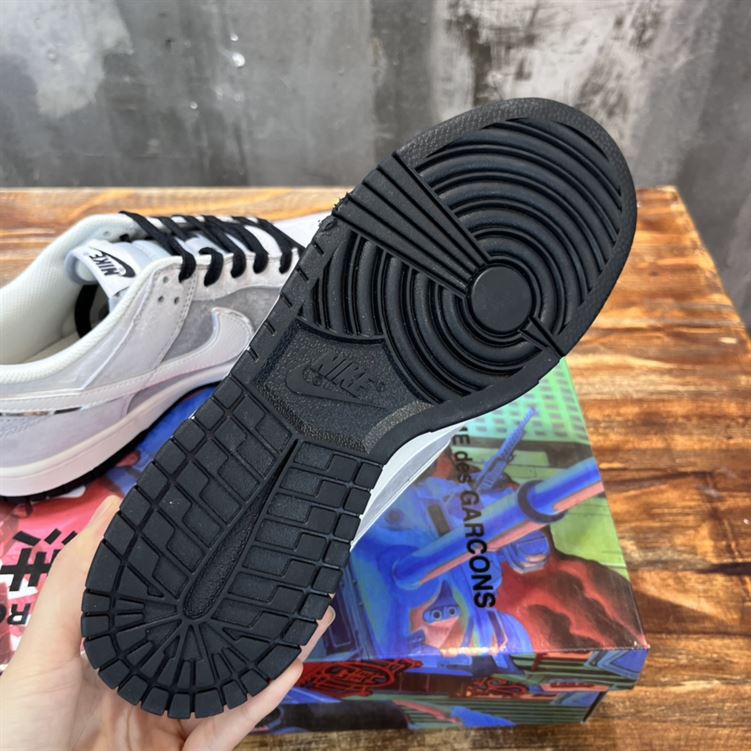 NIKE SB DUNK LOW SNEAKER – NSN023