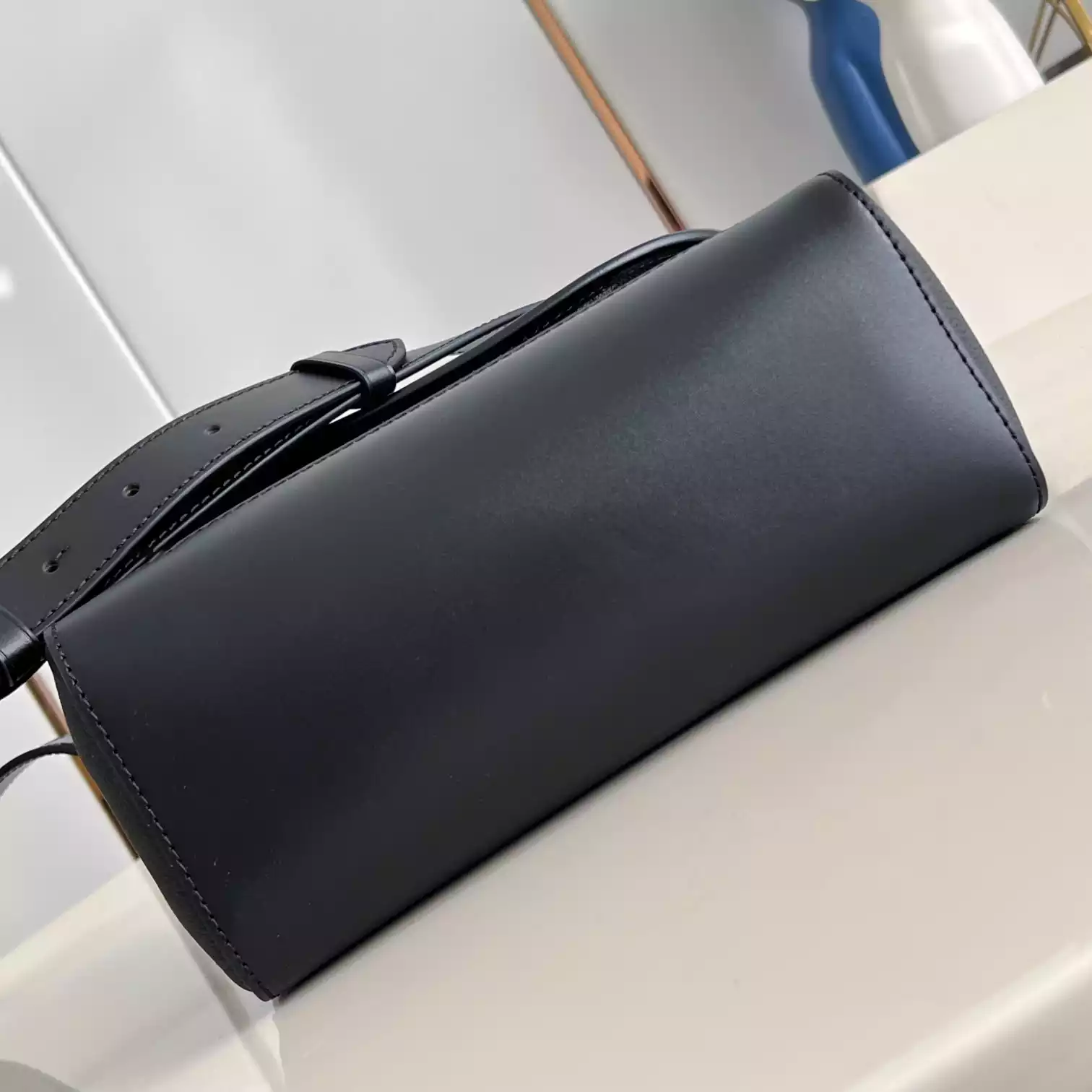 PULSE MESSENGER BAG KHAKI/BLACK COWHIDE LEATHER AND MONOGRAM CANVAS M12625 – LW421