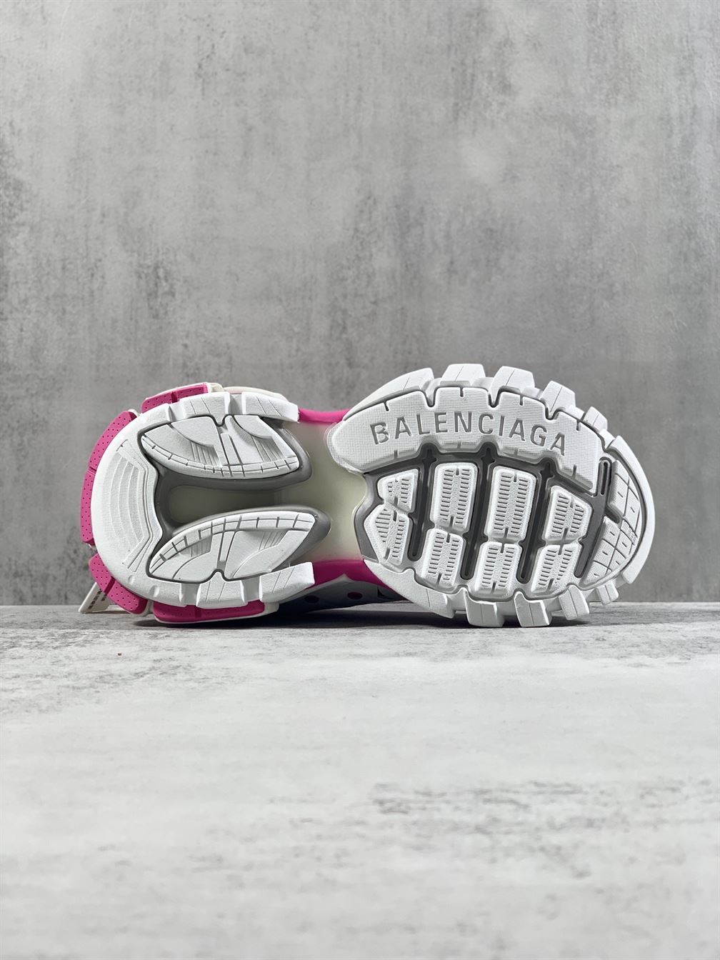 BALENCIAGA TRACK 3.0 SNEAKERS IN WHITE AND PINK – BLA002