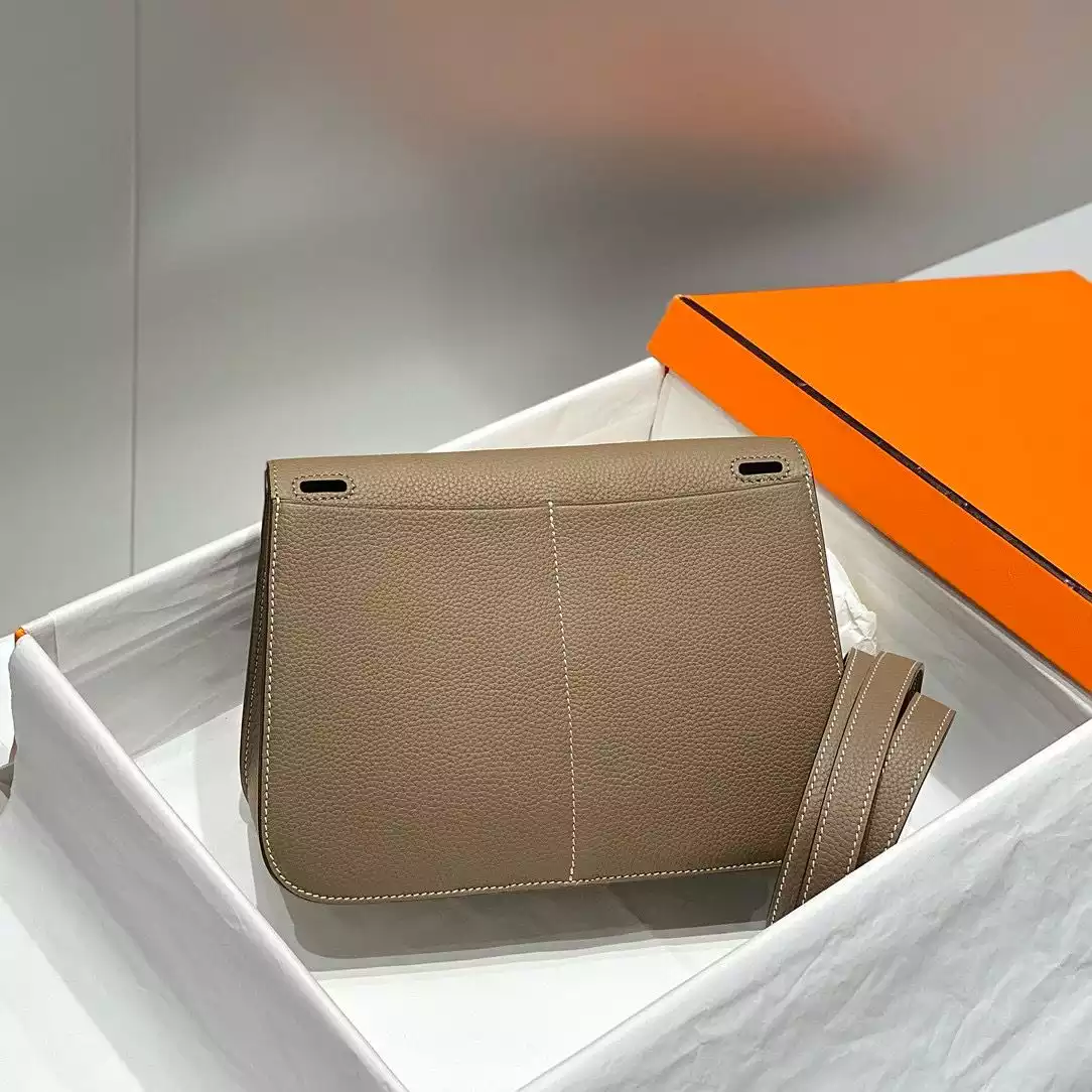 Hermes Halzan 25 Bag in Taupe Clemence Leather – HW085