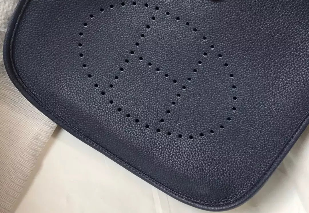 Hermes Evelyne III 29 PM Bag In Dark Blue Clemence Leather – HW058