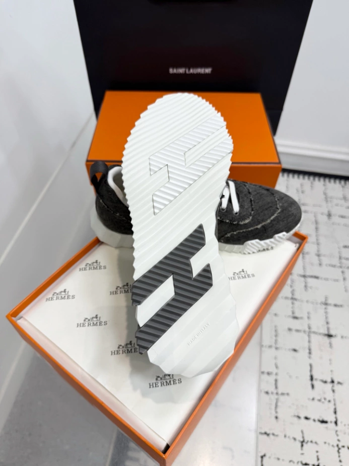 Hermes Bouncing Sneaker – HM095