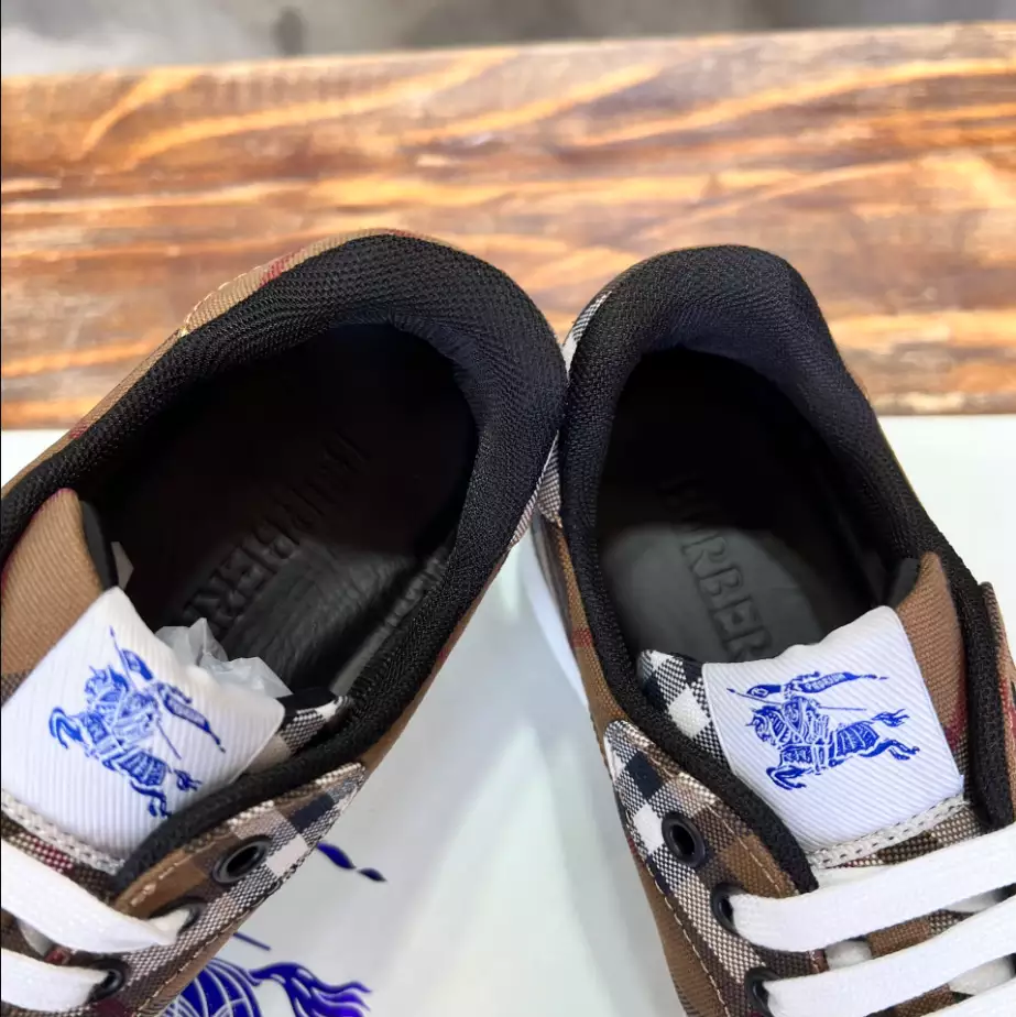 BURBERRY CHECK TERRACE SNEAKERS – BBR092