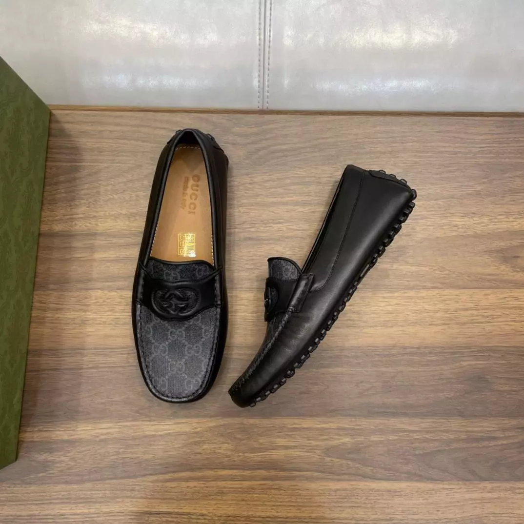 MEN’S INTERLOCKING G DRIVER BLACK LEATHER – GL104