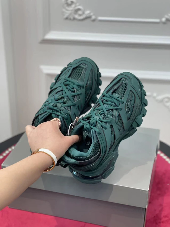 BALENCIAGA TRACK SNEAKER – BLA144