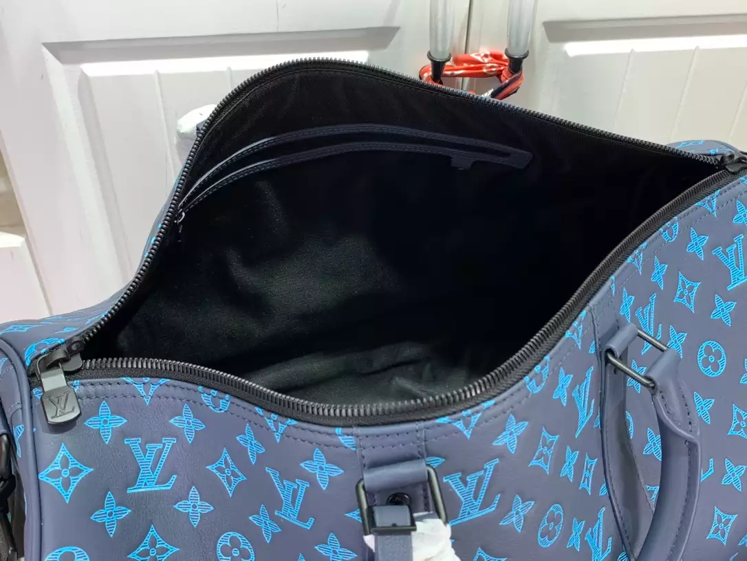LV Keepall Bandoulière 50 in Monogram Shadow – LW182