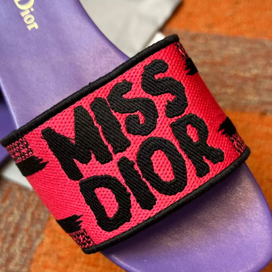DIOR DWAY SLIDE – DS025