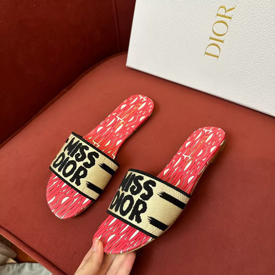 DIOR DWAY SLIDE – DS027