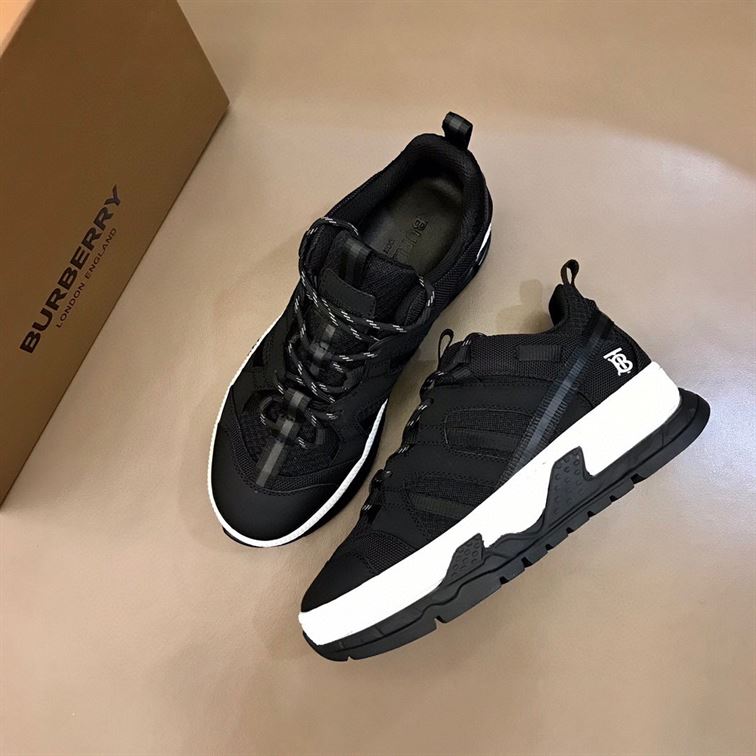 BURBERRY UNION SNEAKERS – BBR017