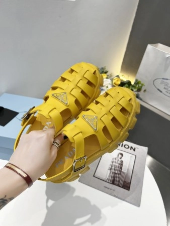 PRADA FOAM SANDALS IN YELLOW RUBBER – PSD006
