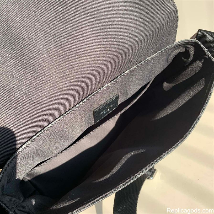 LOUIS VUITTON DISTRICT PM DAMIER GRAPHITE CANVAS – LVB004