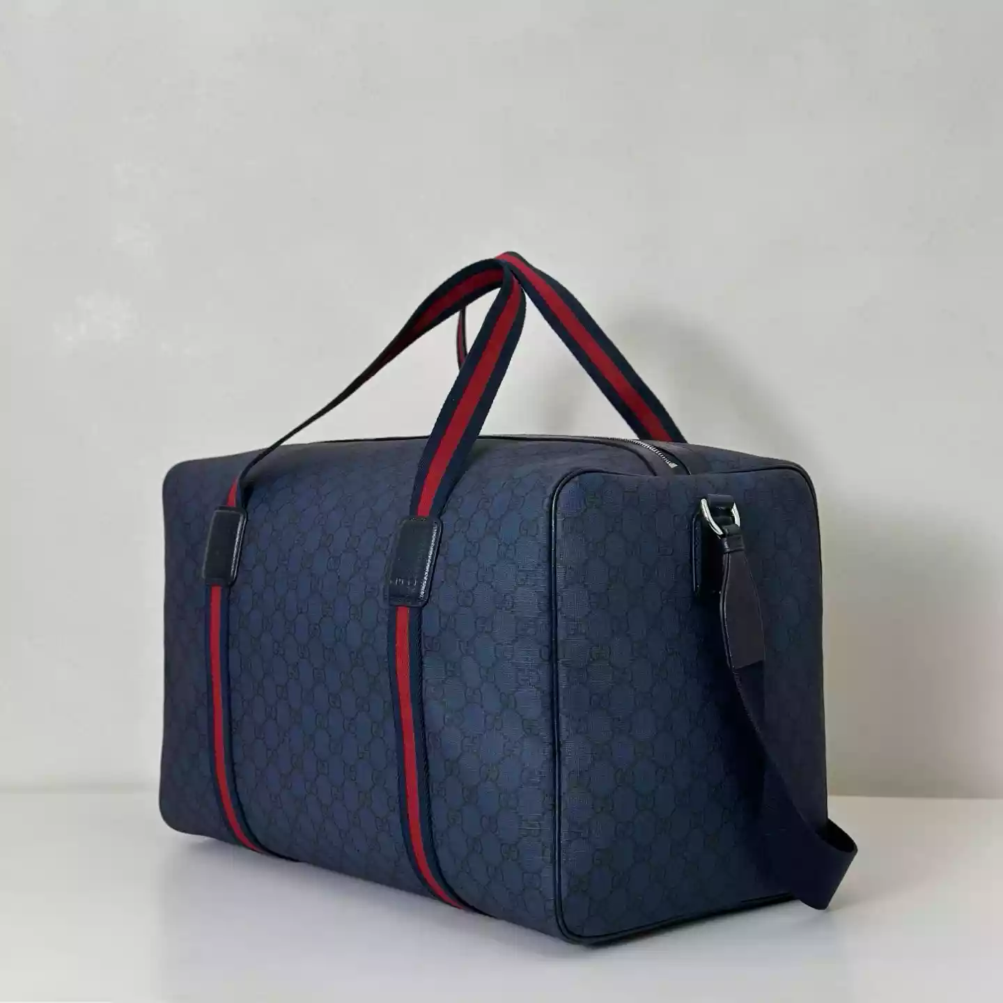 Medium duffle bag with Web in dark blue – BG068
