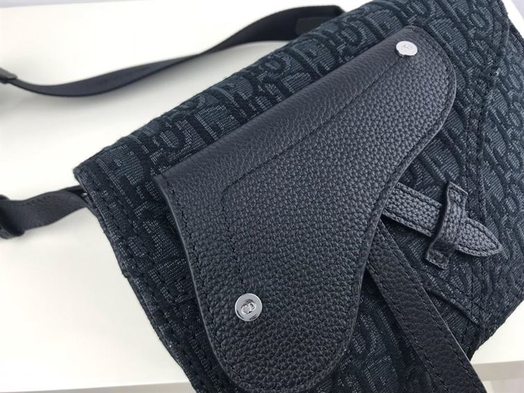 DIOR SADDLE POUCH BLACK OBLIQUE JACQUARD – DIO003