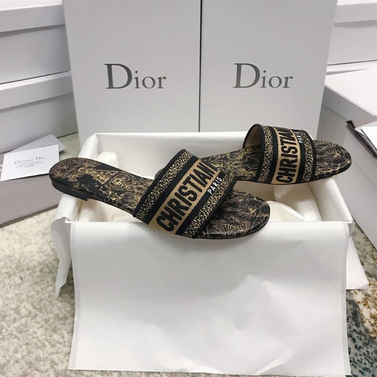 DIOR DWAY SLIDE – DS013