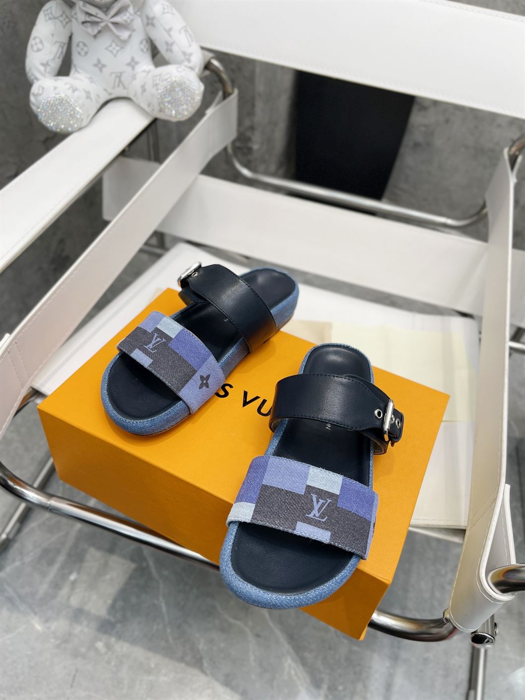 LOUIS VUITTON BOM DIA FLAT MULE – LVSD038