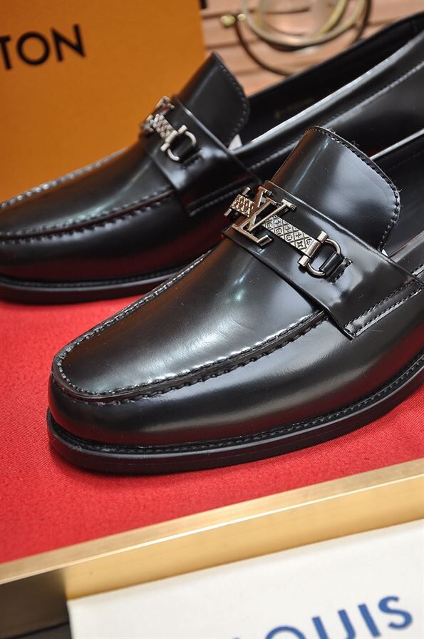 LOUIS VUITTON MAJOR LOAFER – VL002