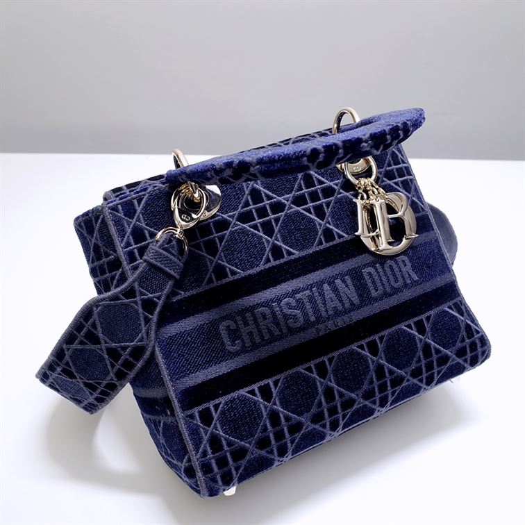 DIOR LAUNCHES NEW LADY D-LITE BAG IN VELVET – DOB015
