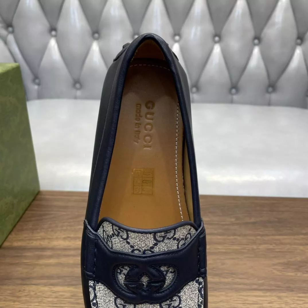 MEN’S INTERLOCKING G DRIVER BLUE LEATHER – GL108