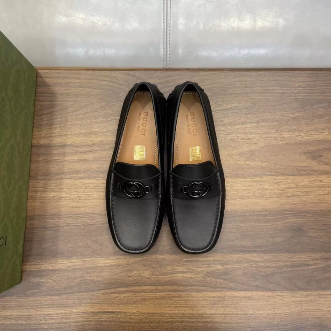 MEN’S INTERLOCKING G DRIVER BLACK LEATHER – GL106